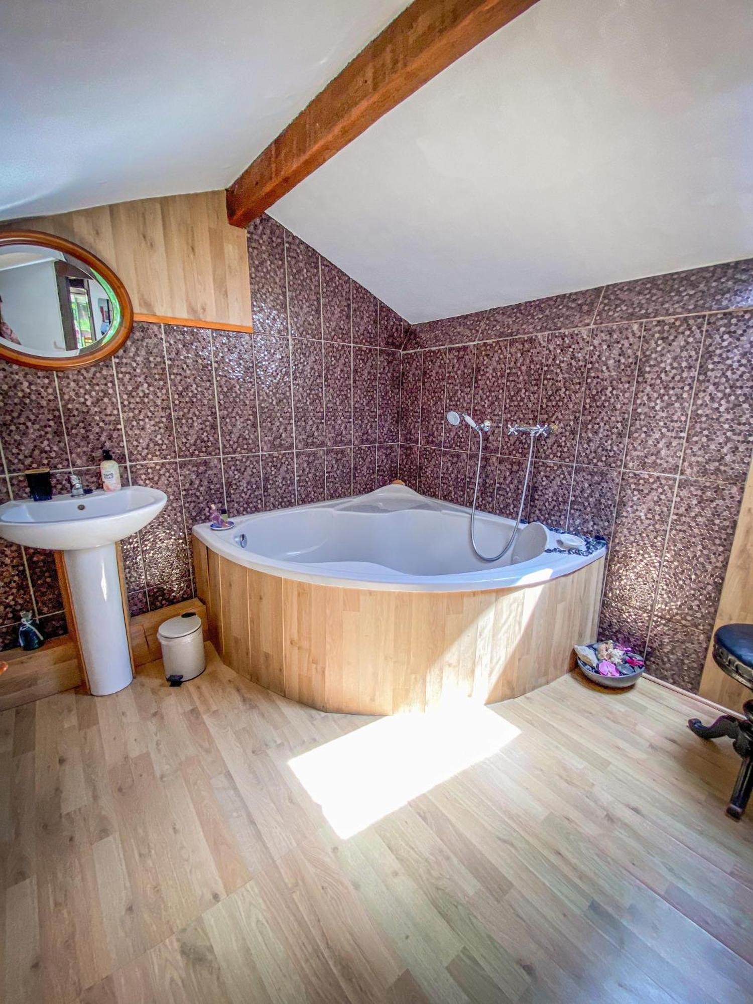 Ryokan Lankana Exideuil-sur-Vienne エクステリア 写真